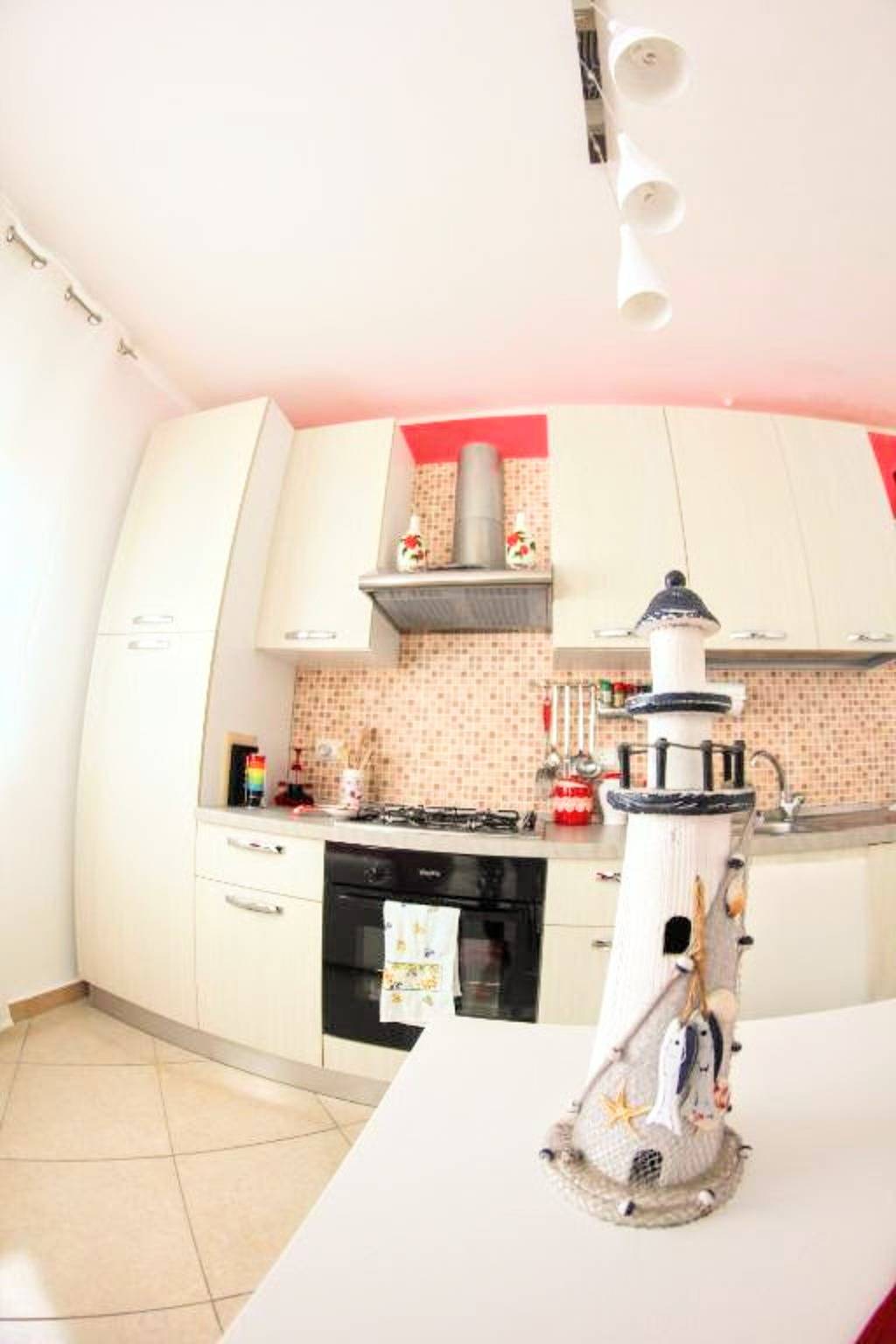 Appartement entier, Appartement 'Corallo - Casa Vacanze' avec vue sur la mer, Wi-Fi et climatisation in Balestrate, Province de Palerme
