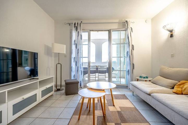 Appartement de vacances pour 4 personnes, avec piscine et jardin