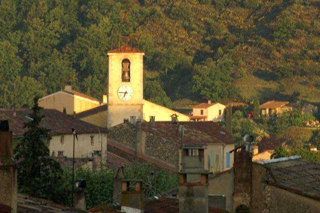 Location de vacances pour 7 personnes, avec vue et terrasse à Roumoules - 3