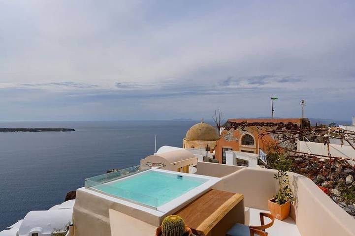 Villa für 2 Personen, mit Terrasse und Whirlpool in Oia