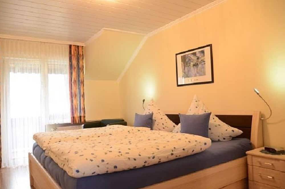 Ganze Wohnung, Haus Kotthoff - 5-Bettwohnung mit 2 sep. Schlafzimmern in Valwig, Cochem-Zell