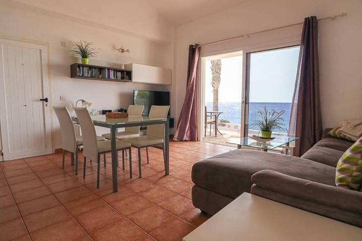 Apartamento para 4 personas, con terraza y vistas en La Peñita