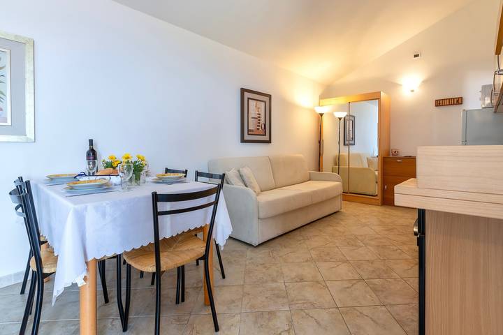 Appartement entier, Appartement 'Le Residenze Di Anna' avec vue sur mer, piscine partagée et climatisation in La Ciaccia, Valledoria