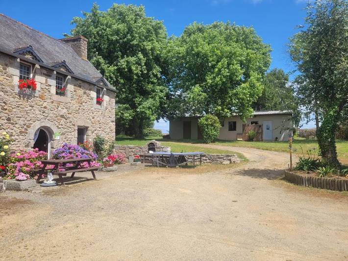Gîte pour 2 personnes, avec terrasse et jardin, animaux acceptés à Quemper-Guézennec - 2