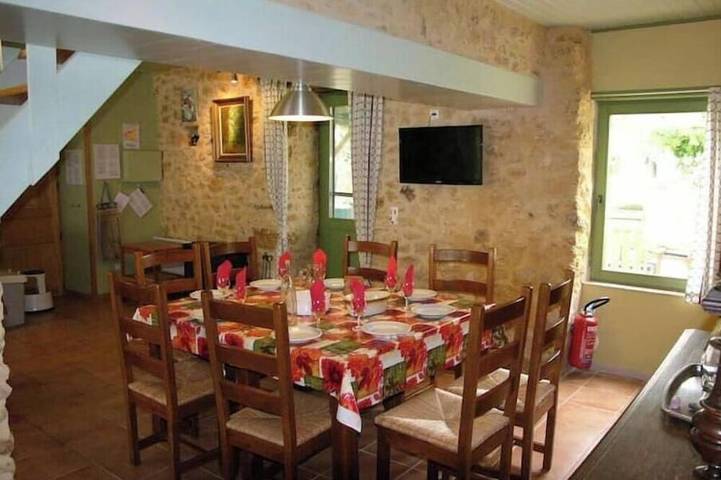 Location de vacances pour 15 personnes, avec jardin à Molières (région de Bergerac)