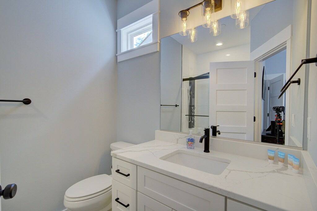 King & Bunk Beds, Beach Parking Pass, & Pets Stay Free in Corolla, Currituck County