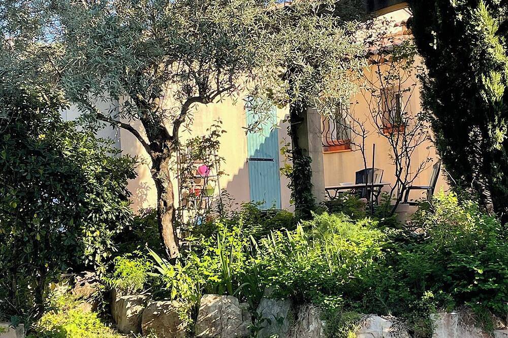 Villa Massada in Saint-Maximin-la-Sainte-Baume, Brignoles region