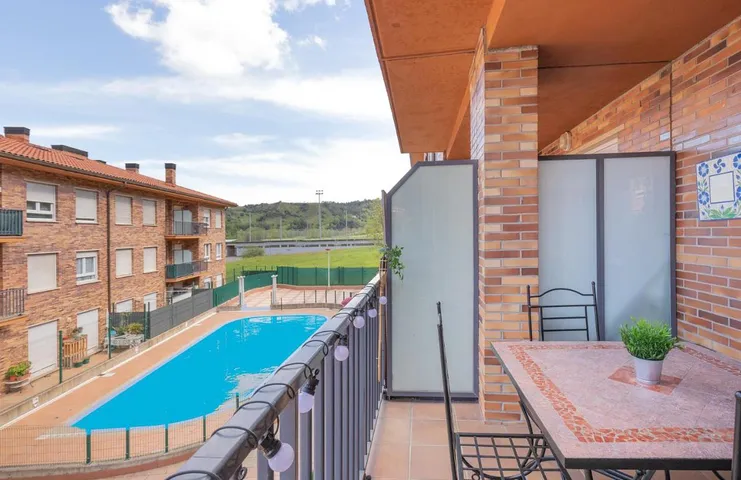 Apartamento de vacaciones para 5 personas, con terraza además de piscina y vistas - 1