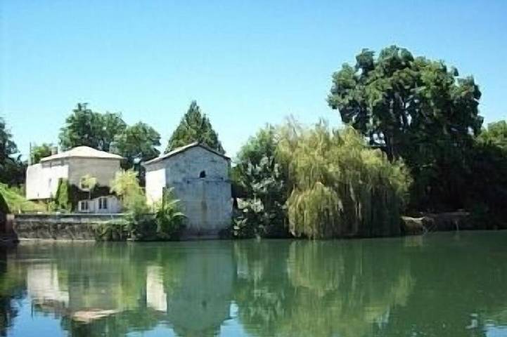 Location de vacances pour 8 personnes, avec jardin à Bassac