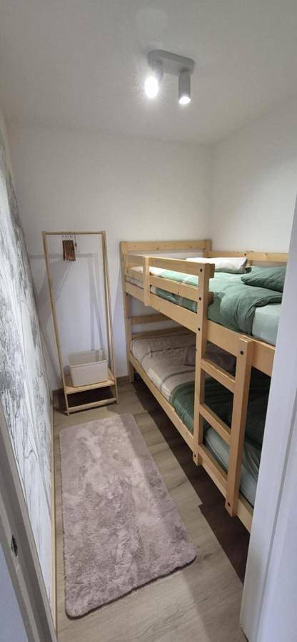 Gîte pour 4 personnes, avec vue sur le lac ainsi que vue et terrasse dans Membre - 4