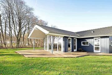 Ferienhaus für 8 Personen, mit Terrasse und Sauna in Grønninghoved Strand