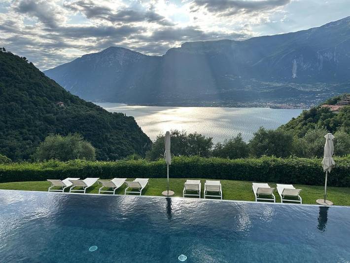 Ferienwohnung für 3 Personen, mit Seeblick und Ausblick sowie Garten und Pool, mit Haustier - 1