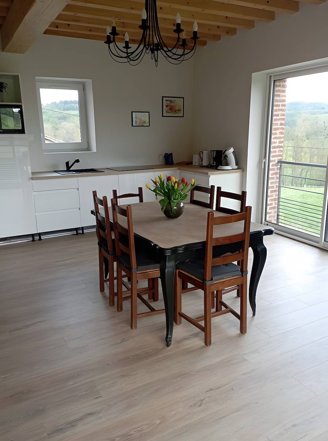 Bed & Breakfast 'Chambre Rotin' met gedeeld zwembad, terras en tuin, foto 13