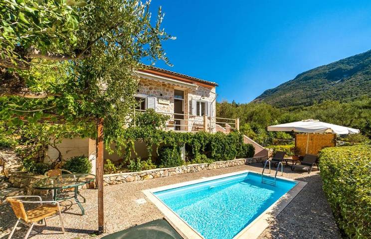 Villa για 2 άτομα, με πισίνα και ταράτσα καθώς και κήπο στην Ιθάκη