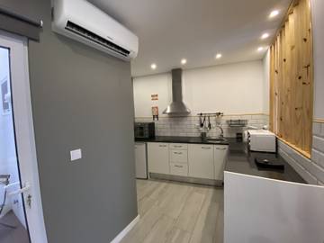 Vacation Rental for 4 Guests in Ponta Delgada, São Miguel, Picture 2