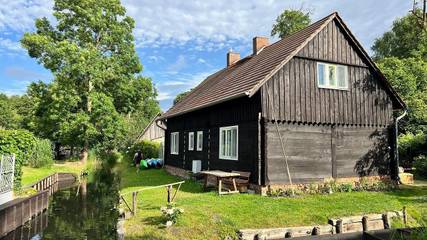 Ferienhaus für 8 Personen, mit Garten und Seeblick sowie Ausblick in der Lausitz
