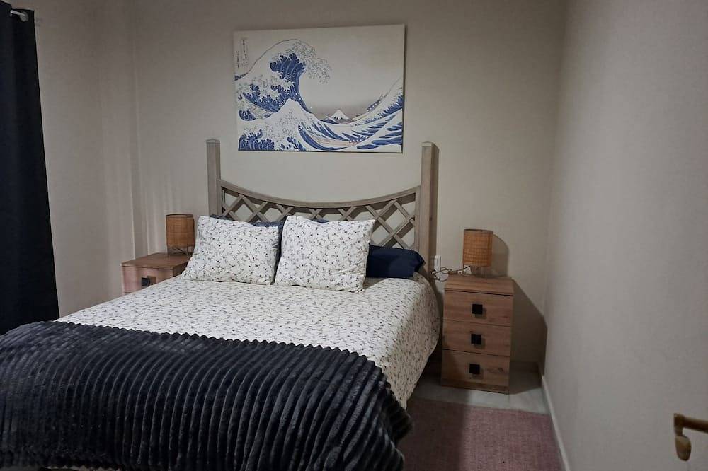 Entire apartment, Charming apartment for couples - discover magical Seville! in Tomares, Sevilla Province