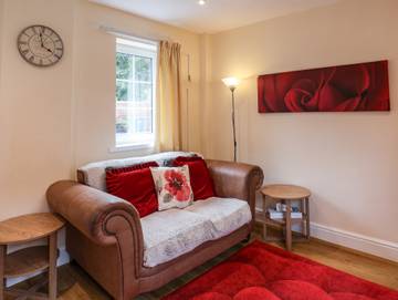 Log Cabin for 2 People in East Riding of Yorkshire, Yorkshire, Photo 3