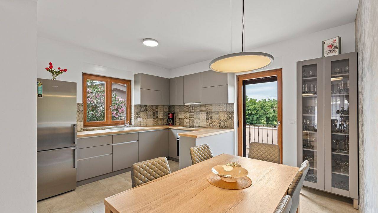 Villa für 6 Personen (105 m²) in Sveti Lovreč in Sveti Lovreč Pazenatički, Zentralistrien