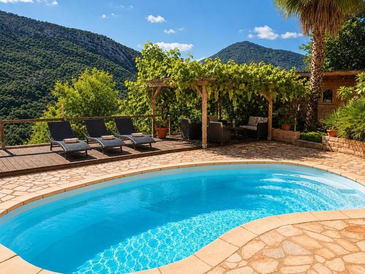 Gîte pour 2 personnes, avec Terrasse et Jardin ainsi que Piscine et Vue à Balogna