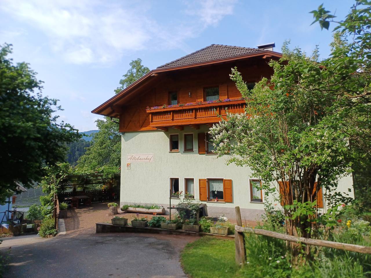 Ganze Wohnung, Ferienwohnung 'Kastanienhain' mit Bergblick, Wi-Fi und Klimaanlage in Leifers, Eggental