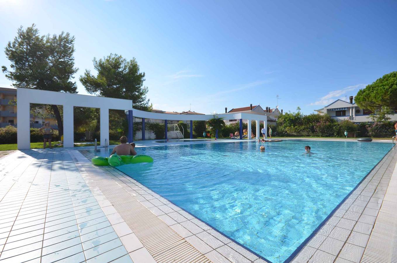 Bungalow mit Klimaanlage, Terrasse und Pool  in Bibione, Venedig Provinz