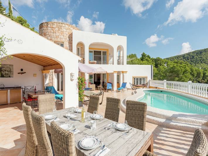 Villa voor 10 personen, with Balkon/Terras and Balkon as well as Terras and Tuin in Cala Llonga