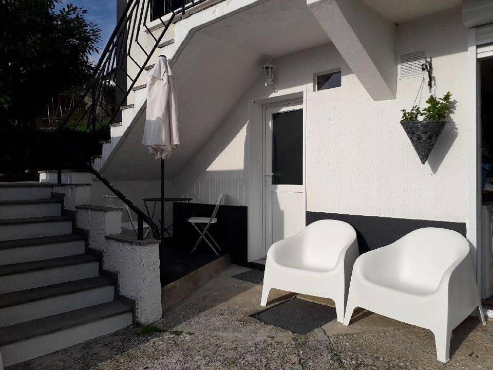 Double Room with Private Bathroom in Ambérieu-en-Bugey, Belley
