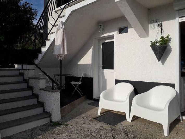 Gîte pour 2 personnes, avec Terrasse et Jardin à Torcieu