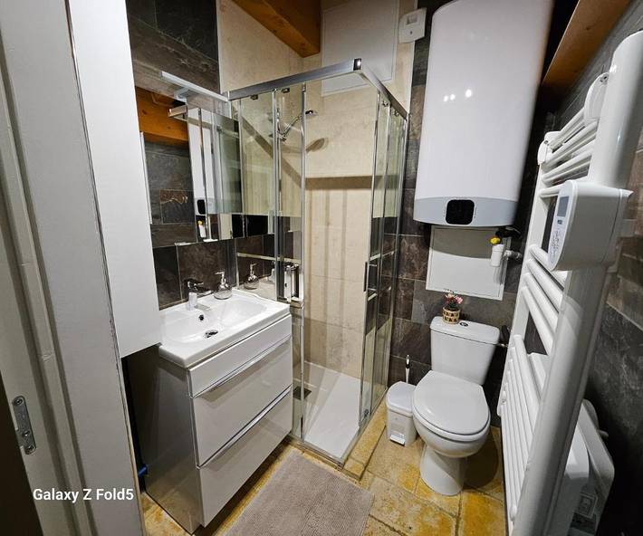 Gîte pour 5 personnes, avec vue et balcon à La Cabanasse - 4