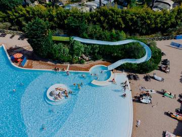 Gîte pour 5 personnes, avec bassin pour enfant ainsi que jardin et piscine, adapté aux familles dans Iseo