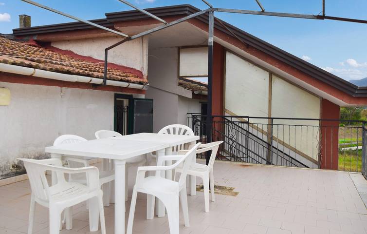 Ganze Ferienwohnung, Gemütliches Strandapartment mit WLAN und Parkplatz, 900 m vom Strand entfernt in Casal Velino, Cilento Coast