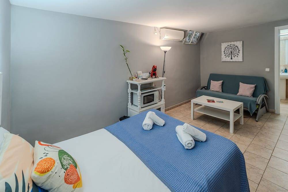 El jardin room la calleja in Distrito Centro (Córdoba), Cordoba