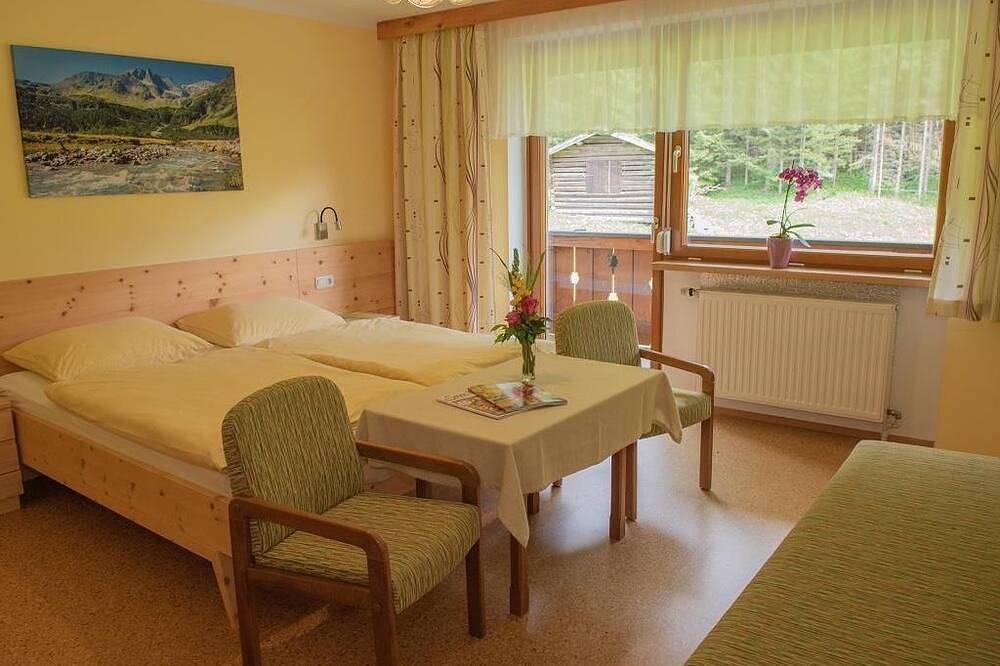 Double room with shower, Wc - Lindenhof **, pension in Rauris, Ski Amadé