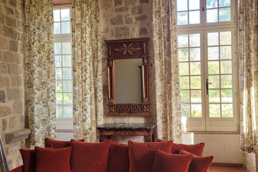 Très beau domaine avec piscine et parc arboré in Vianne, Région de Nérac