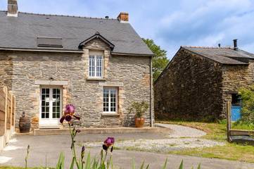 Gîte pour 6 personnes, avec jardin et terrasse à La Chapelle-de-Brain