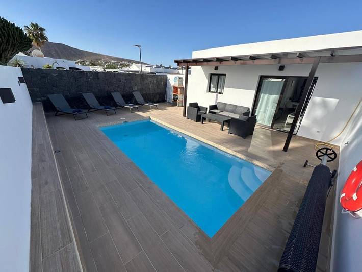 Chalet para 4 personas, con piscina además de jardín y vistas - 1
