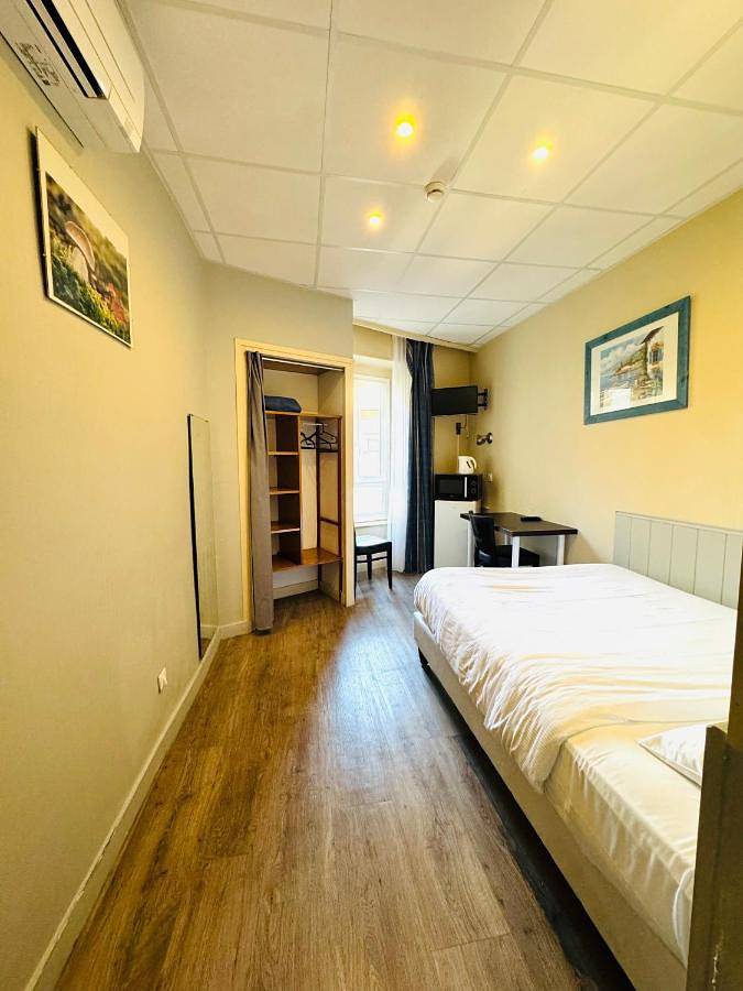 Standard Double Room in Clermont-Ferrand, Parc naturel régional des Volcans d'Auvergne