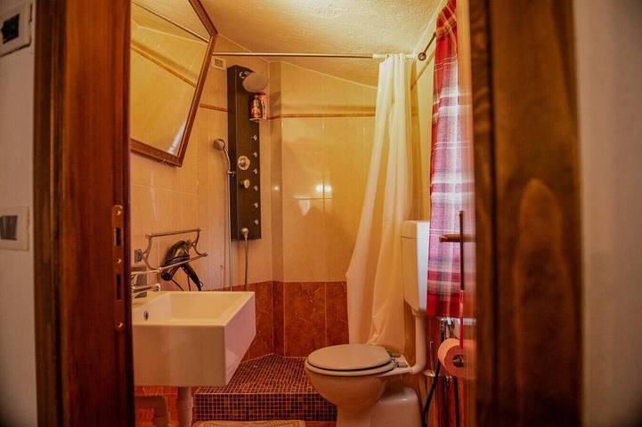 Gîte pour 2 personnes, avec jardin dans Serina - 3