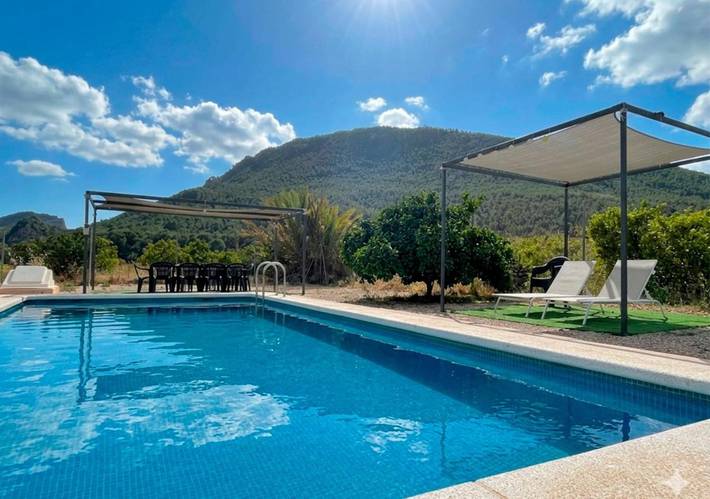 Casa de vacaciones para 16 personas, con jardín además de piscina y vistas - 1