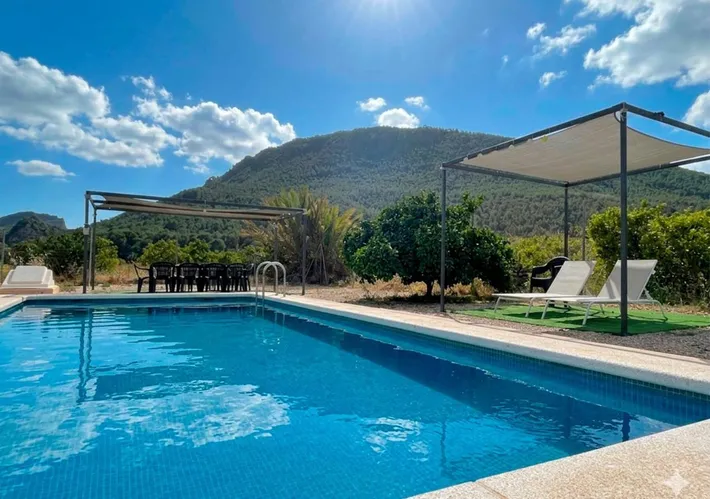 Ferienhaus für 16 Personen, mit Pool und Ausblick sowie Garten - 1