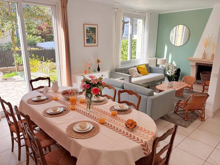 Location de vacances pour 8 personnes, avec Terrasse à Le Vésinet
