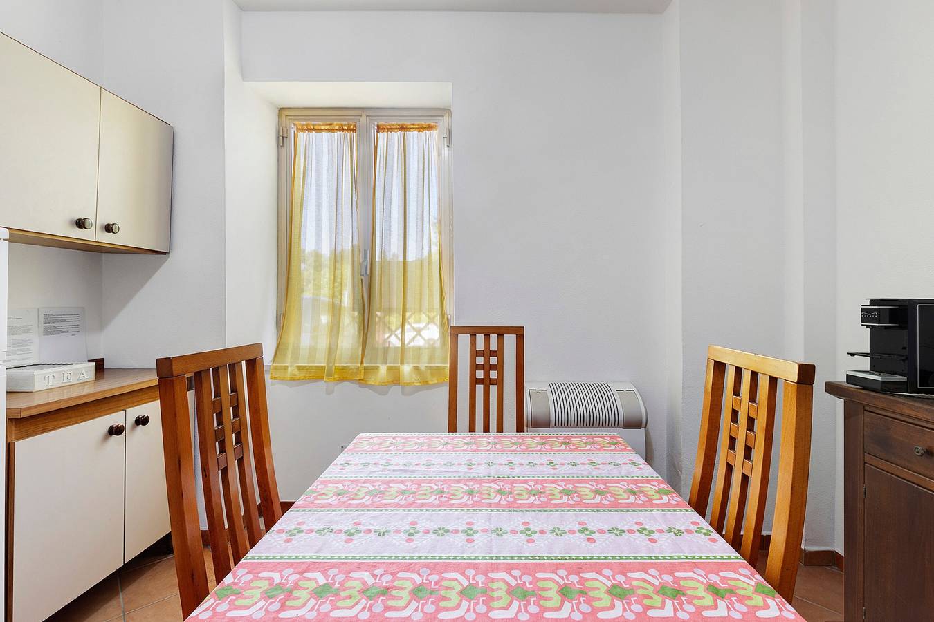 Zimmer 'Matrimoniale mit Einzelbett' mit Gemeinschaftsgarten und Wlan in Rocca di Papa, Parco Regionale dei Castelli Romani