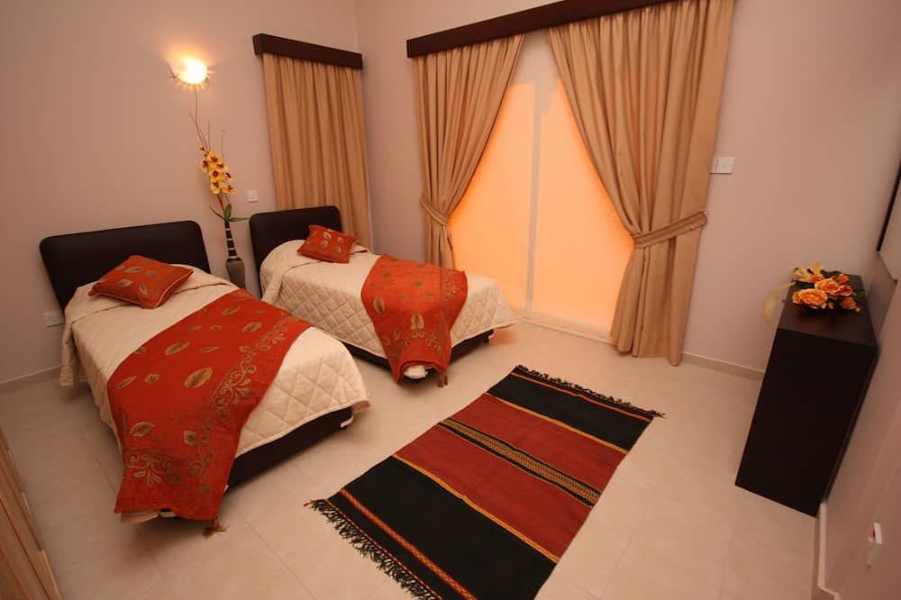 Luxuriöse private Ferienvilla im Herzen der Pissouri Bay. 2 Minuten zu Fuß zum Strand in Πισσούρι, Südzypern