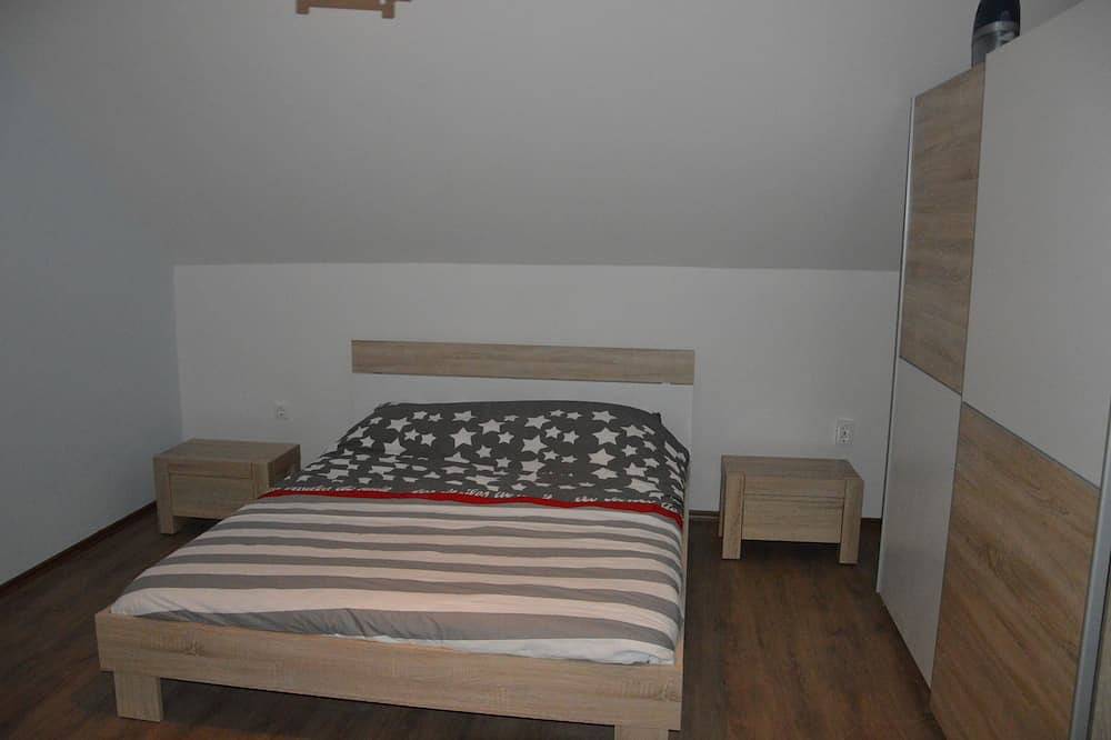 Deluxe villa, large pool, wifi, sauna, jacuzzi, Bedrooms with air conditioning in Nemesbük, Balaton Region