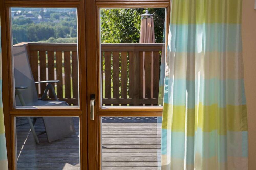 Ganze Wohnung, Gemütliche Ferienwohnung (62qm) mit zwei Schlafzimmern und Balkon in Theisseil, Naturpark Nördlicher Oberpfälzer Wald