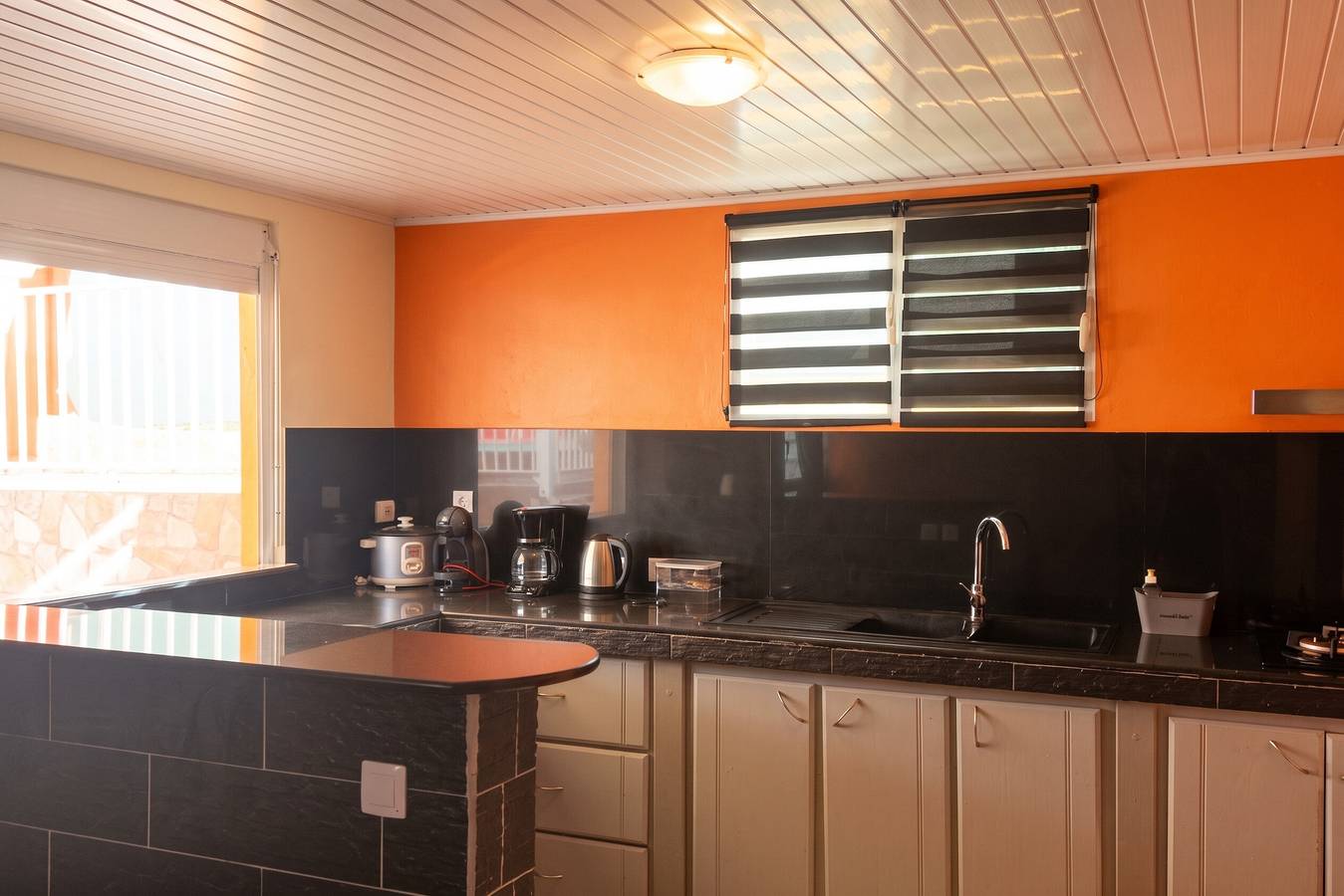 Appartement entier, Appartement charmant à Les Abymes avec piscine privée, 60m² in Les Abymes, Guadeloupe