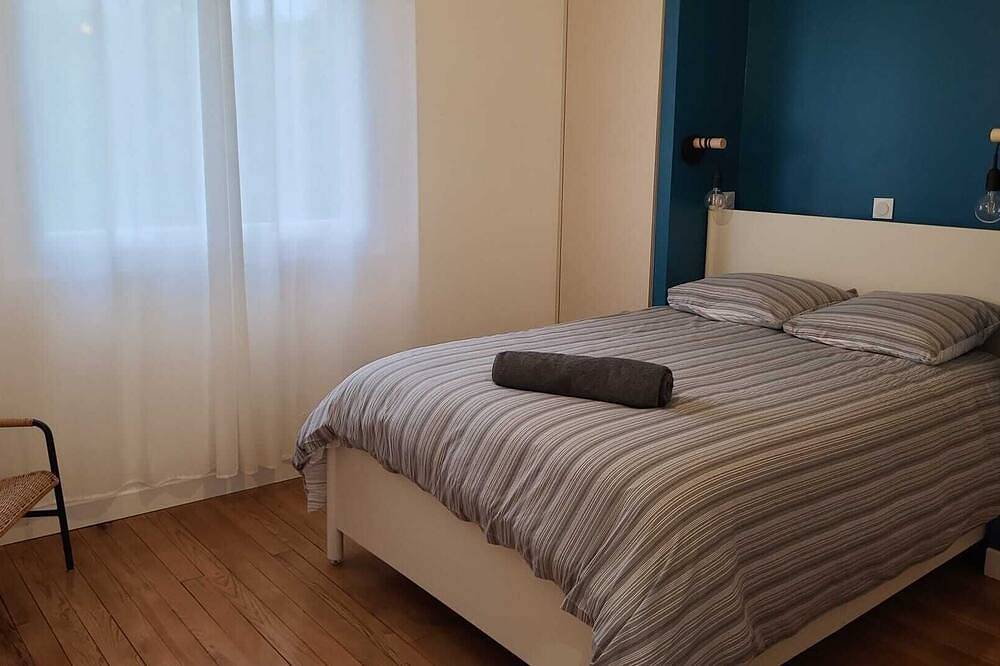 Green Escape – Spacious 3Br House with Garden & Ac near Bordeaux in Cenon, Bordeaux region