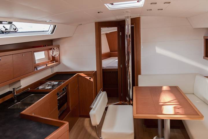 Bateau pour 6 personnes dans Tivat - 2