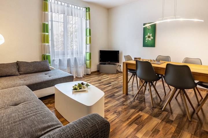 Ganze Wohnung, Ferienwohnung 'Stachel B' mit Privatem Balkon und Wlan in Konstanz, Landkreis Konstanz